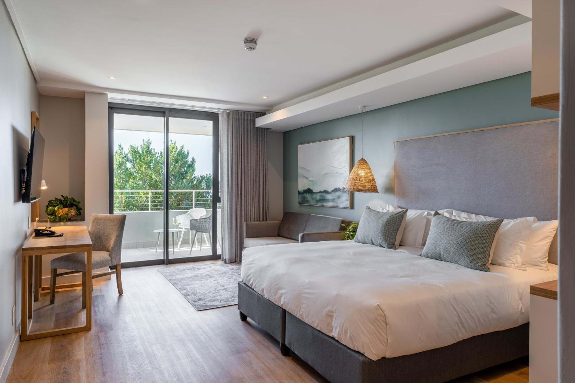 Plett Quarter Hotel - Lion Roars Hotels & Lodges Plettenberg Bay Ngoại thất bức ảnh