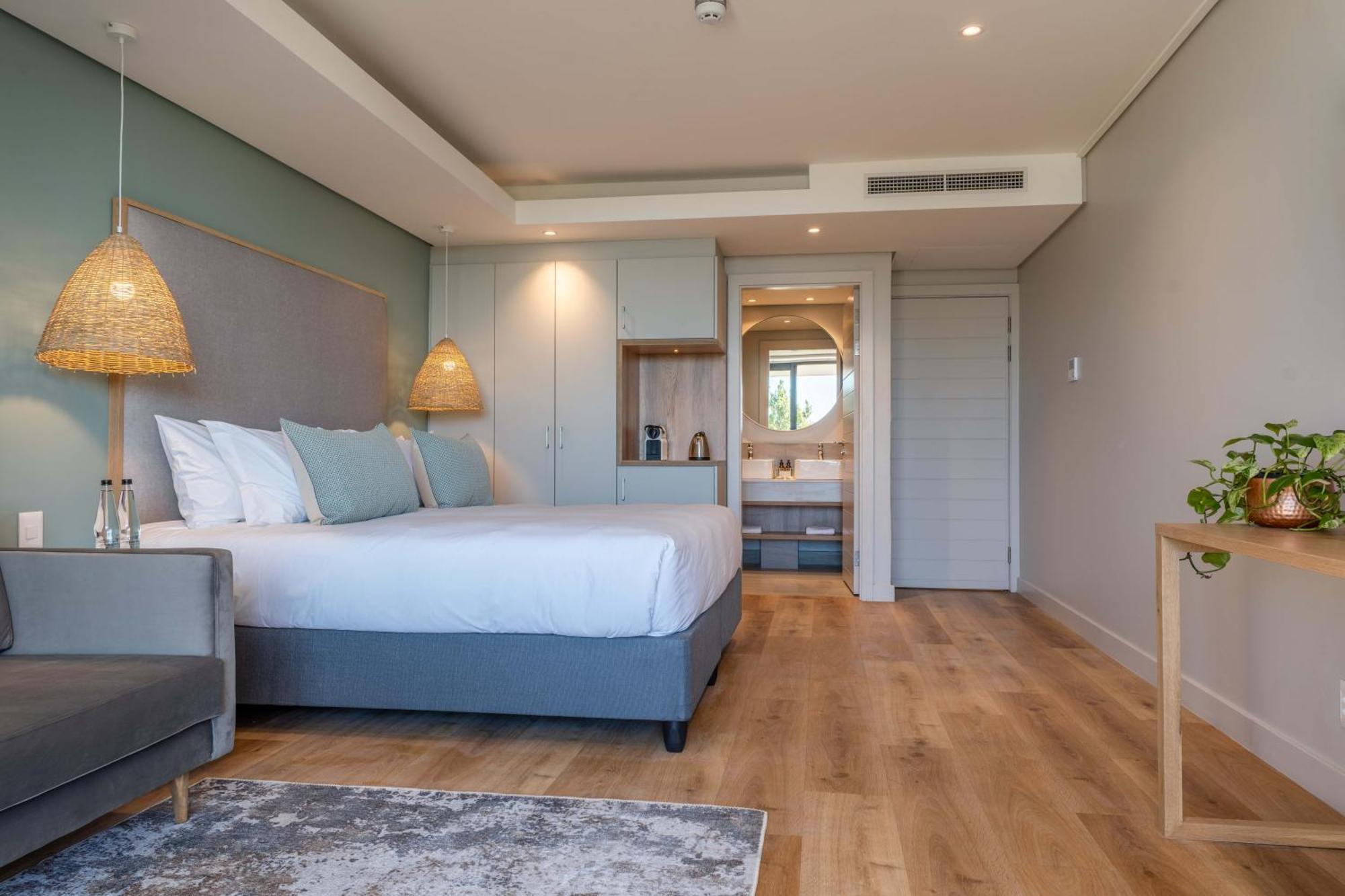 Plett Quarter Hotel - Lion Roars Hotels & Lodges Plettenberg Bay Ngoại thất bức ảnh